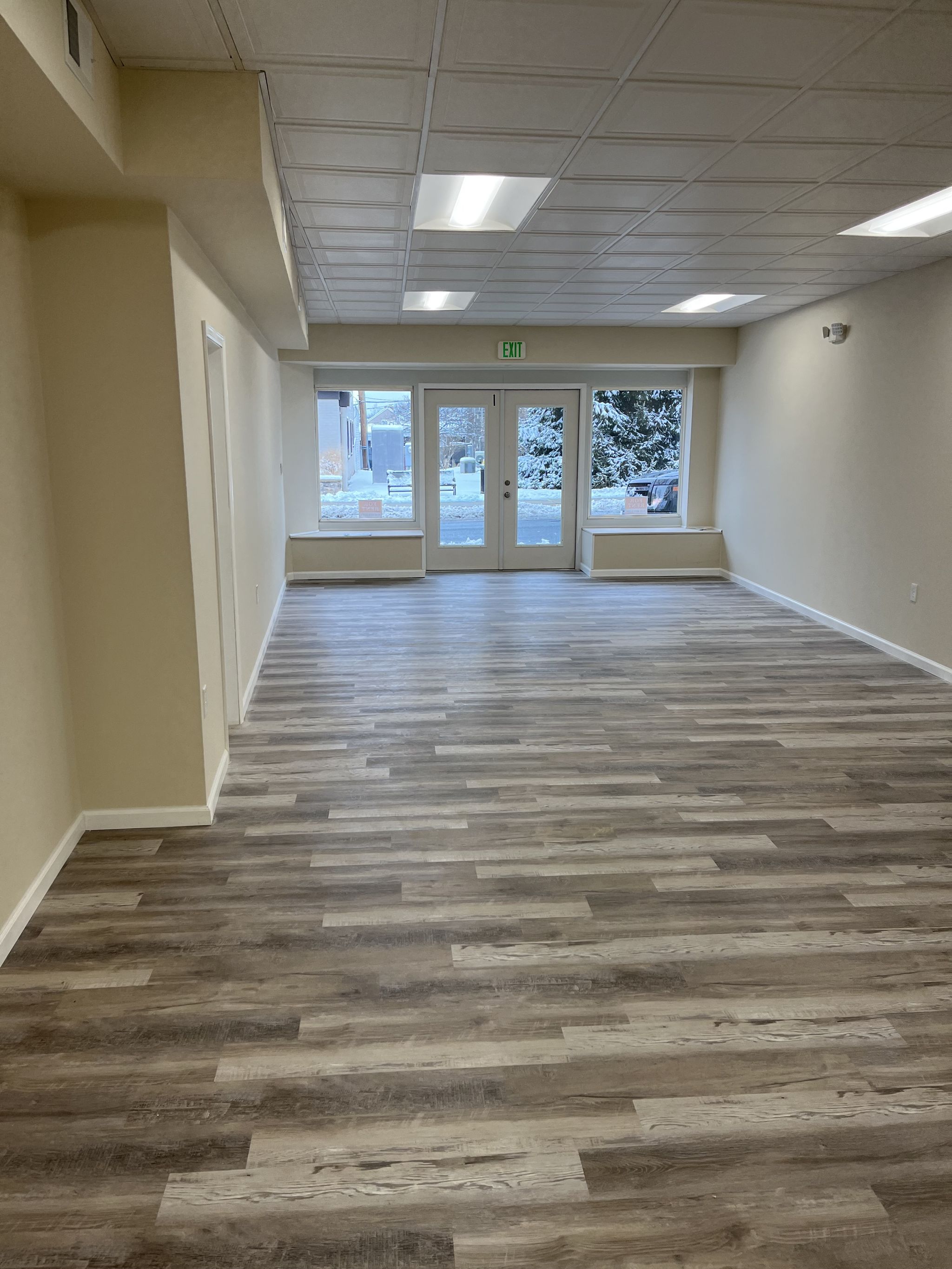 Stairwell accent wall and LVP flooring installation